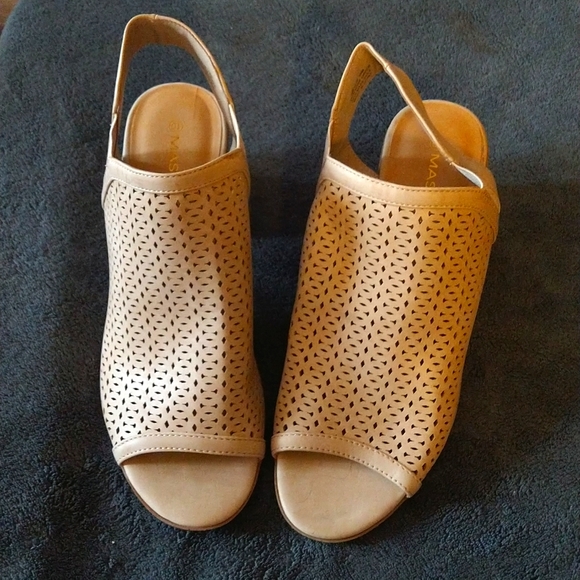 Massini Shoes - Massini nude wedge